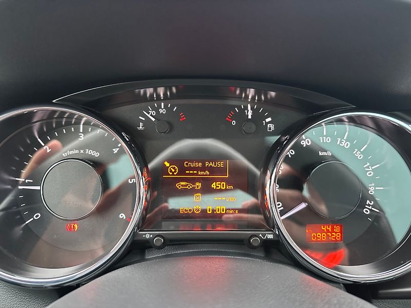 Peugeot 3008 (2015) 2.0Hdi 110kw Allure - fotka 15 z 22