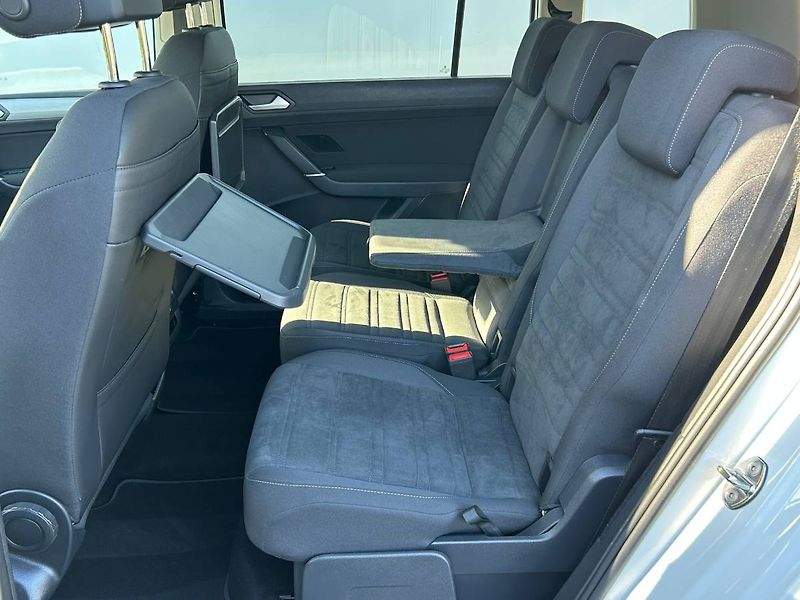 Volkswagen Touran (2023) 2.0 TDI 110kW DSG LED - fotka 11 z 35