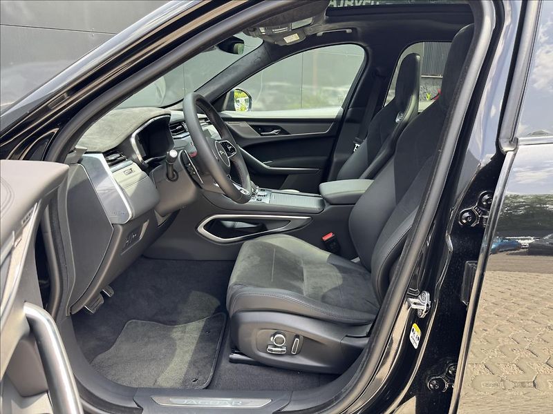 Jaguar F-Pace 5,0 P550 SVR AWD ZÁRUKA - fotka 12 z 36