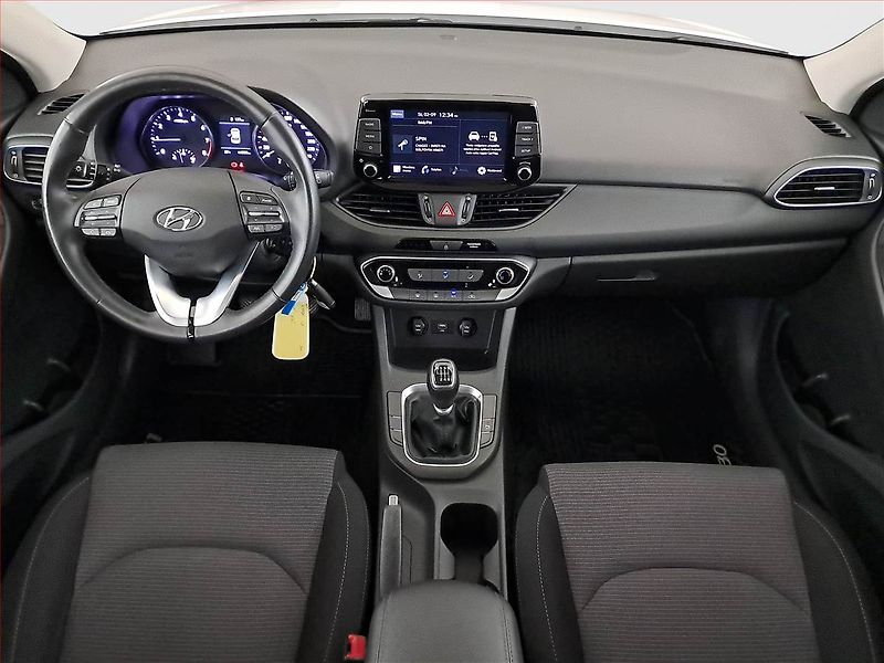 Hyundai i30 (2023) Family Comfort 1.0 T-GDI, ČR - fotka 8 z 16