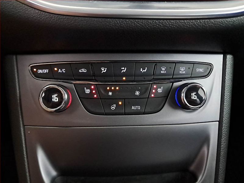 Opel Astra (2016) 1.6 CDTI, Tempomat - fotka 13 z 17
