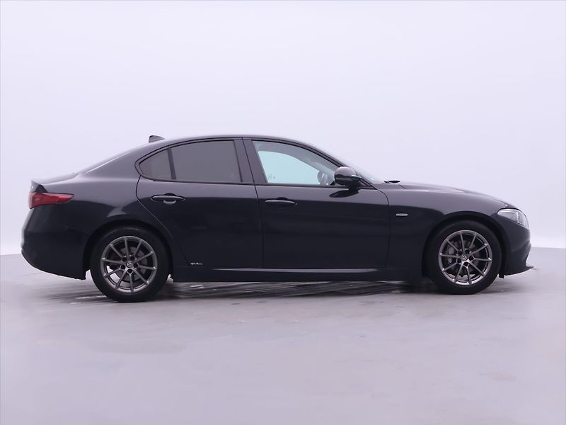 Alfa Romeo Giulia 2,1 JTD 110kW Aut. Navi Xenon - fotka 8 z 33