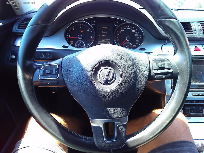 Volkswagen Passat 2.0TDi, 125kW, klima - fotka 15 z 29