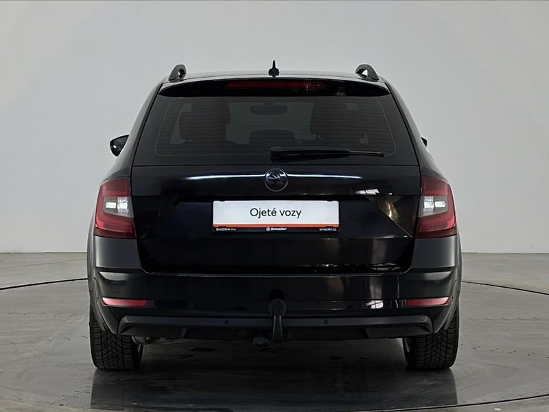 Škoda Octavia Style 4x4 DSG - fotka 17 z 29