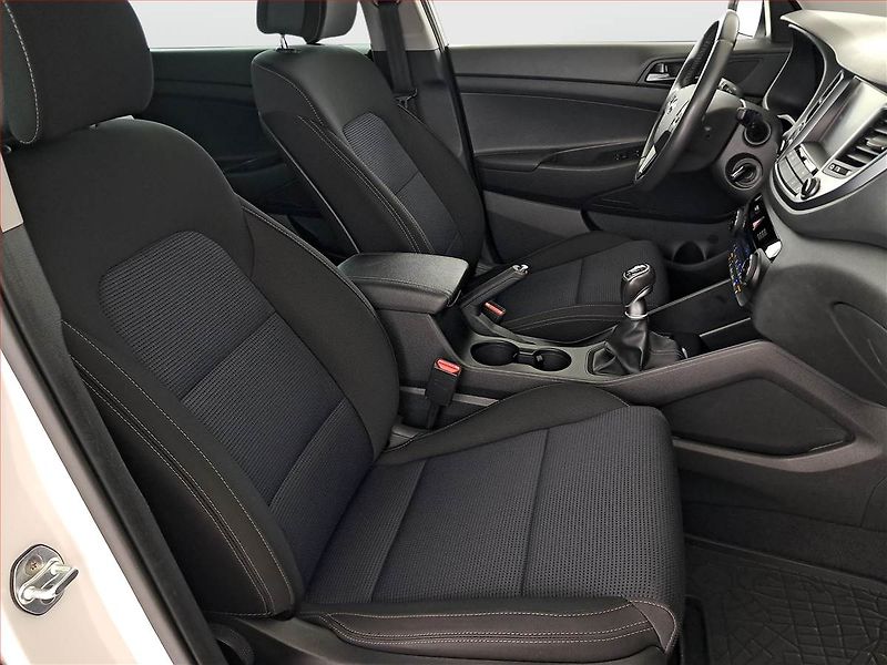 Hyundai Tucson (2017) Trikolor 1.7 CRDi, Serv.kniha - fotka 9 z 19