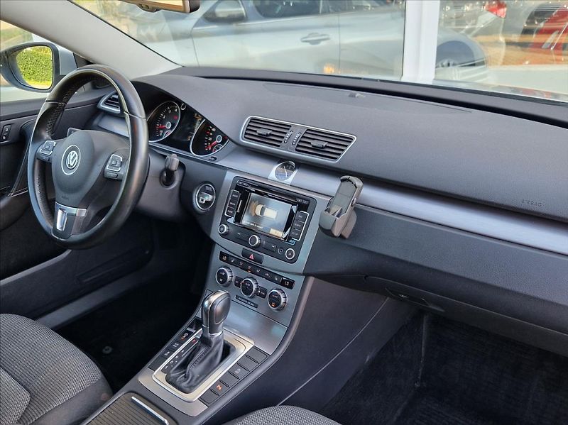 Volkswagen Passat 1,4 TSI DSG NOSIČ TAŽNÉ VÝHŘEV - fotka 17 z 35
