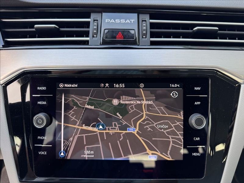 Volkswagen Passat 2,0 TDI DSG ELEGANCE 1.maj. ČR - fotka 38 z 50
