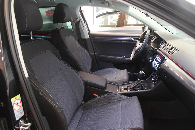 Škoda Superb (2022) 2.0TDI DSG Style Display LED - fotka 13 z 32