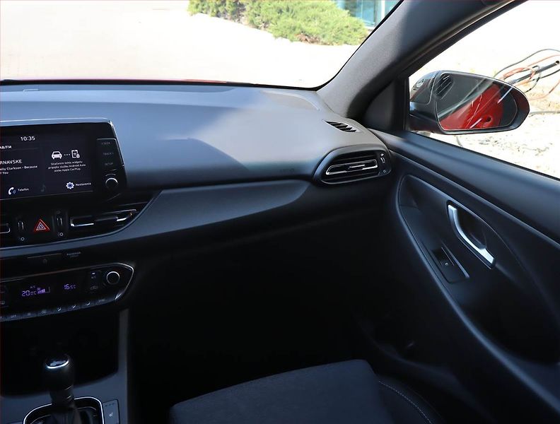 Hyundai i30 (2024) 1.5 T-GDI MHEV - fotka 8 z 20