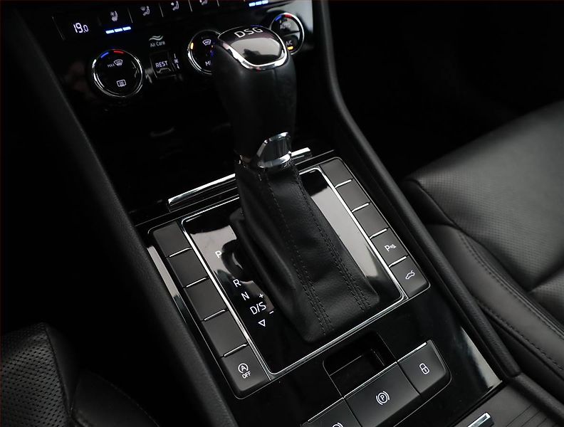 Škoda Superb (2018) Style 2.0 TDI, Automat - fotka 12 z 17