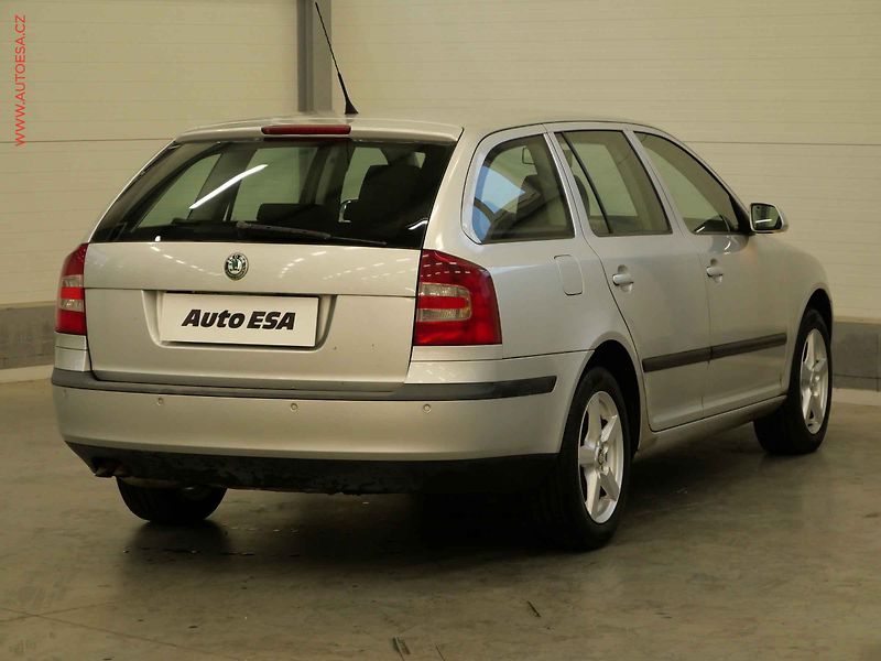 Škoda Octavia (2005) 1.9TDi, AC, výhřev sed. - fotka 4 z 23