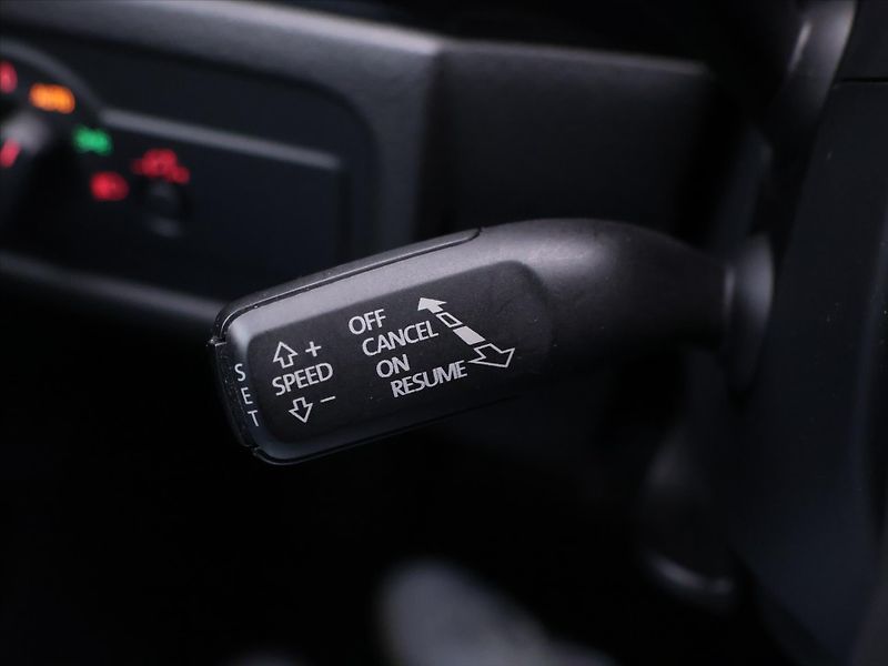 Volkswagen Touareg 3,0 TDI 150kW V6 CZ - fotka 24 z 39