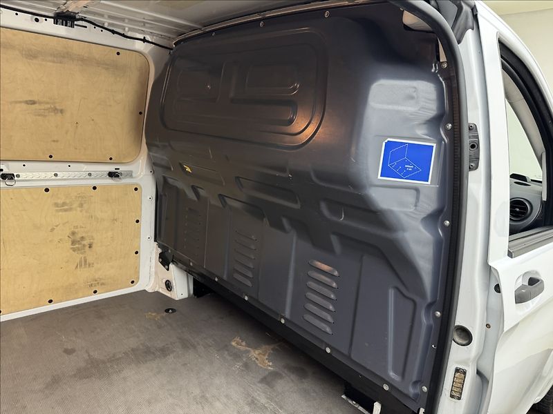 Mercedes-Benz Vito 1,8 LONG LED DPH VÝHŘEV KAMERA - fotka 32 z 44