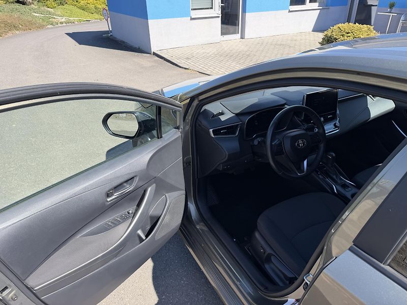 Toyota Corolla 1,5i 92kW automat  - fotka 11 z 20