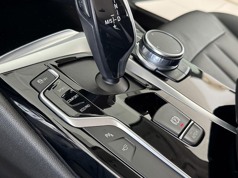 BMW Řada 5 530i xDrive*360Kam*KeyLess*TOP - fotka 28 z 45