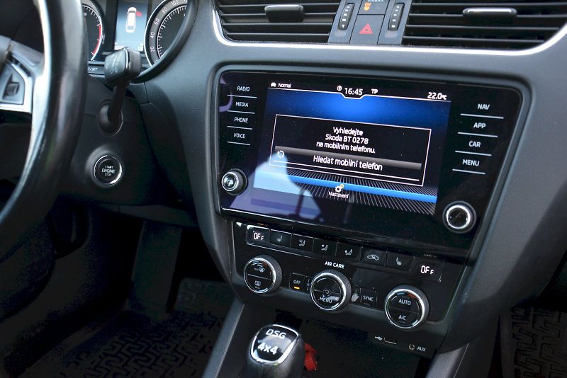 Škoda Octavia (2017) Combi 1.8 TSI 132 kW 4x4 DSG 6 - fotka 20 z 30