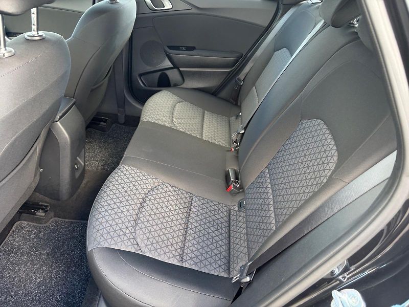 Kia Ceed (2023) SPIN 1.5T-GDI 118kW CZ DPH - fotka 8 z 11