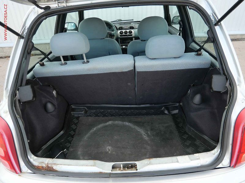 Nissan Micra (2002) 1.0 i, Klima - fotka 7 z 11
