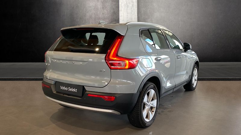 Volvo XC40 CORE, B3 FWD, 120+10 kW / 163+ - fotka 4 z 34