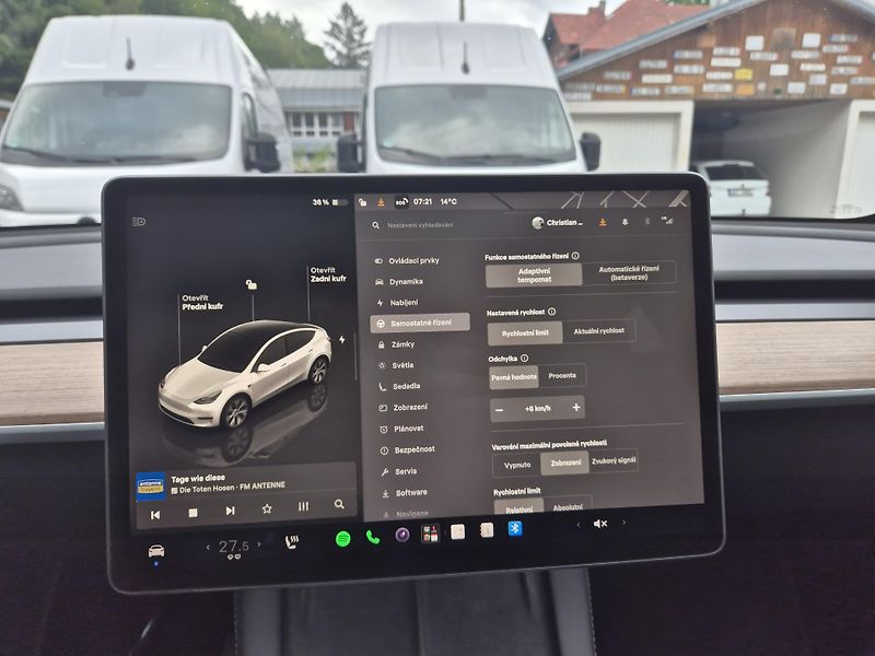 Tesla Model Y LONG RANGE DUAL MOTOR TZ 91 % - fotka 23 z 50