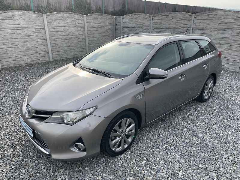 Toyota Auris 1.8i 16v HYBRID AUT NAVI CAM!! - fotka 4 z 166