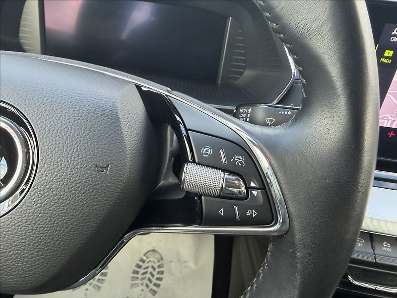 Škoda Octavia IV 2.0 TDI Ambition/Virtual/Fu - fotka 17 z 28