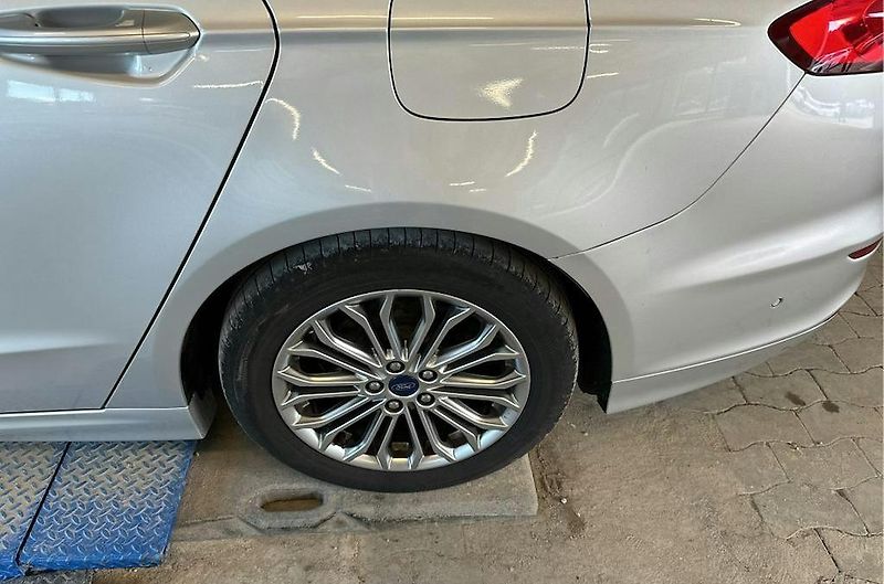 Ford Mondeo (2022) 2.0Eco*AUTO*KAMERA*TAŽNÉ*LED - fotka 10 z 10