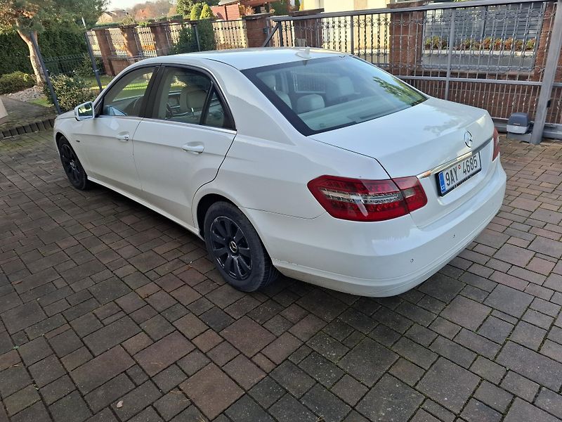 Mercedes-Benz Třídy E (2012) 200 CDI, bixenon,kuze,TOP sta - fotka 2 z 14