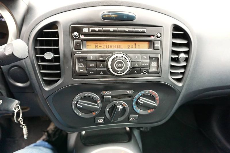 Nissan Juke (2015) 1,6i 69 kW - fotka 31 z 40