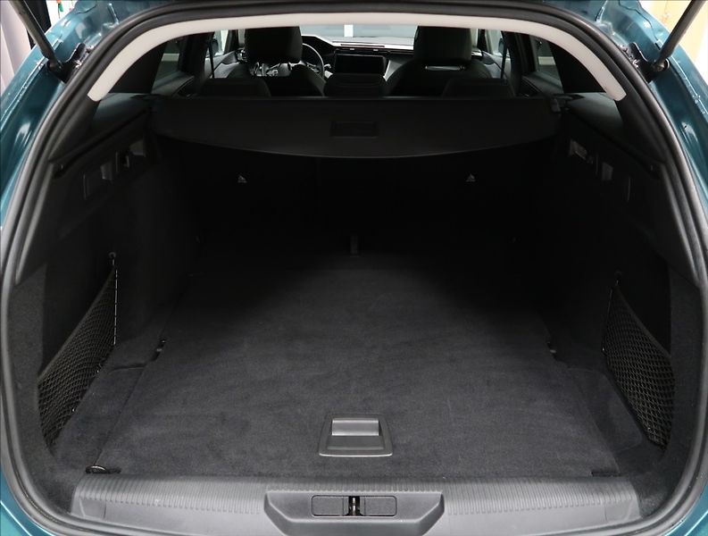 Peugeot 308 1,2 PT AT ALLURE NAVI KAMERA - fotka 40 z 42
