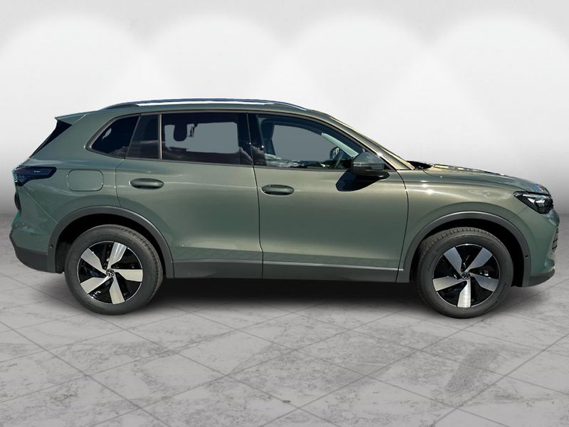 Volkswagen Tiguan People 1,5 TSI 150 kW eHybrid - fotka 7 z 24