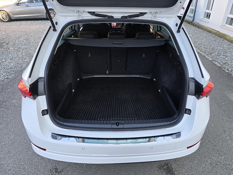Škoda Octavia (2022) 2,0TDI DSG STYLE 1.Maj. ČR DPH - fotka 39 z 43