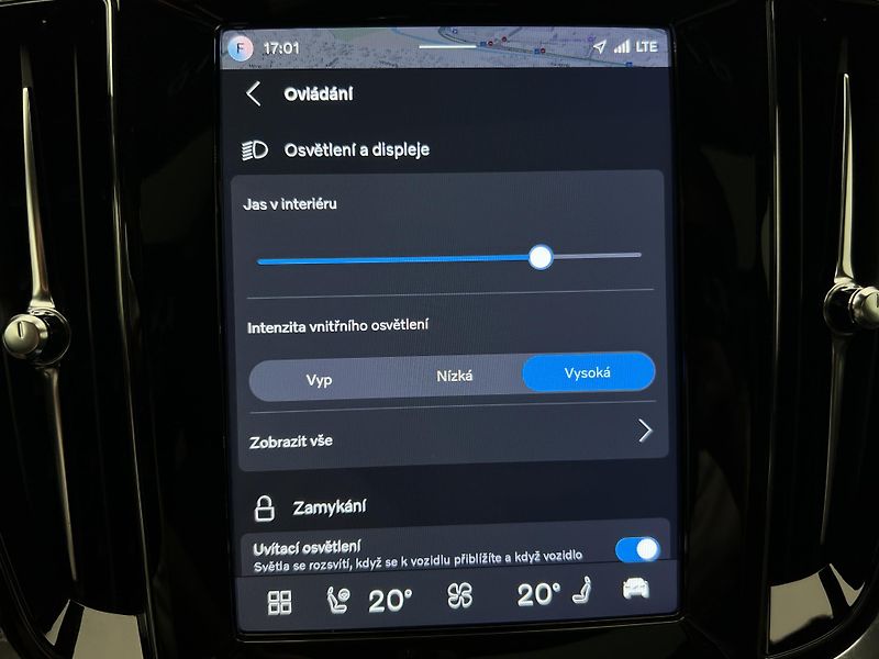 Volvo V60 T6 AWD DARK PLUS 1. maj. - fotka 41 z 49