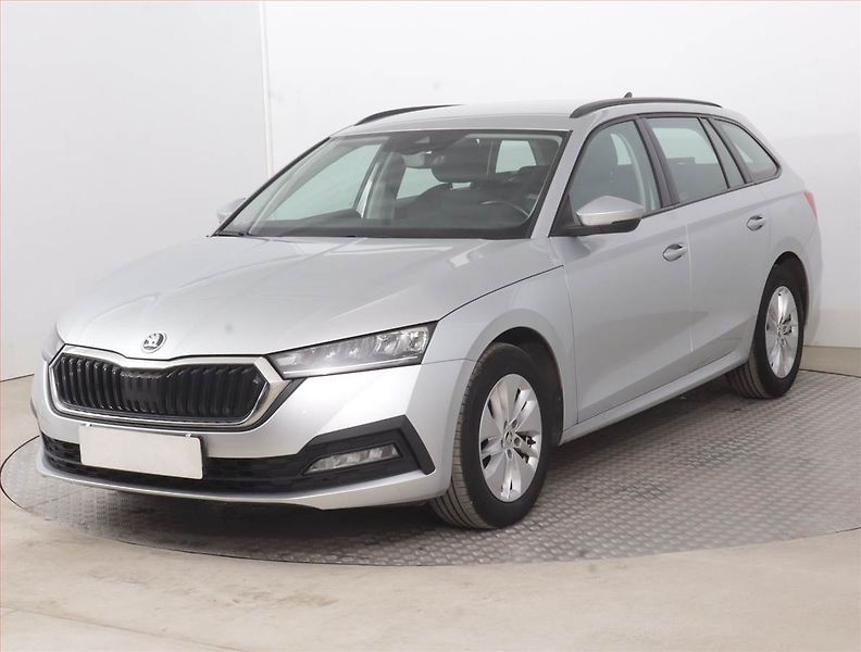 Škoda Octavia (2022) Ambition 2.0 TDI, ČR,1.maj - fotka 2 z 15