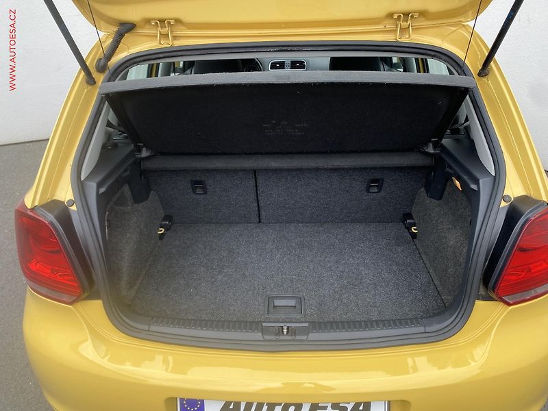 Volkswagen Polo (2010) 1.6 TDi, Comfortline, DSG - fotka 7 z 14