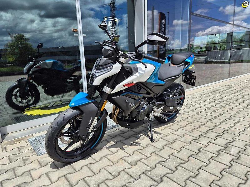 CFMOTO 450 NK (2026) E5+ - fotka 8 z 19