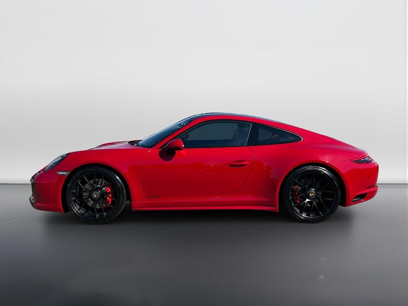 Porsche 911 Carrera 4 GTS Coupe - fotka 2 z 29