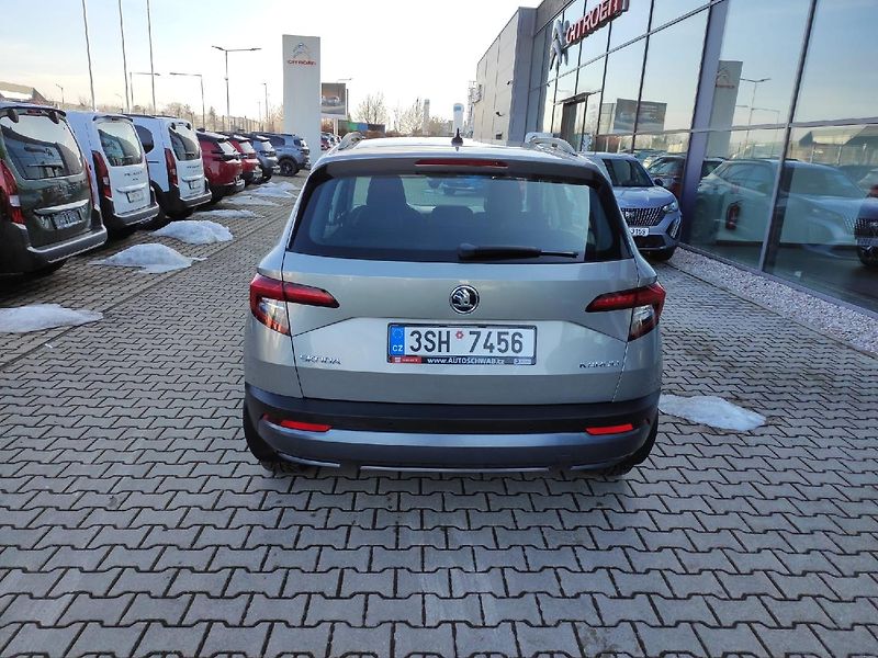 Škoda Karoq (2018) Ambition 1.0 TSI 96kW MAN6 TZ - fotka 12 z 30