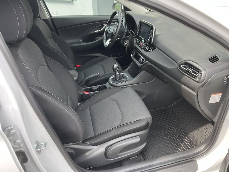Hyundai i30 (2023) 1.5T-GDi 118kW SMART ČR NOVÉ - fotka 8 z 21