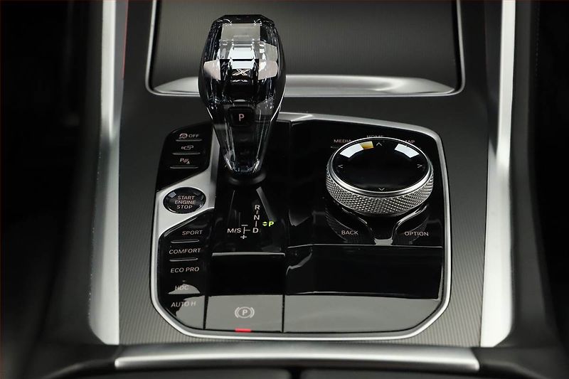 BMW X6 (2022) xDrive40i - fotka 16 z 20