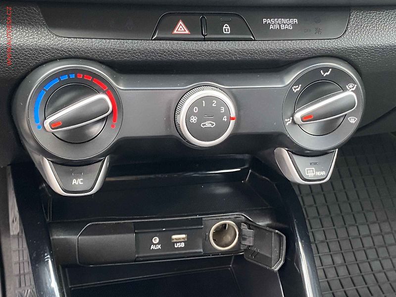 Kia Rio (2018) 1.4CVVT, 1.maj,ČR, Exclusive - fotka 13 z 17