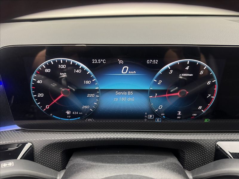 Mercedes-Benz Třídy A 1,3 AMG DPH KAMERA VÝHŘEV ČR - fotka 14 z 40
