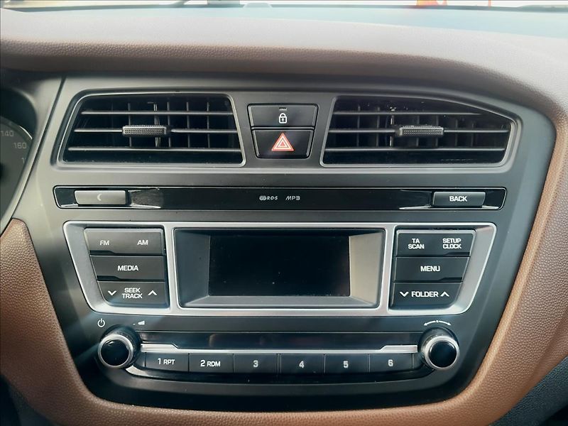 Hyundai i20 FC 1,2i 55kW - fotka 33 z 48