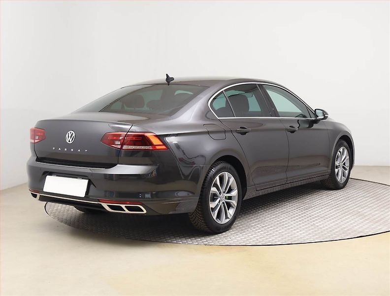 Volkswagen Passat (2019) 1.5 TSI, Tempomat - fotka 5 z 25