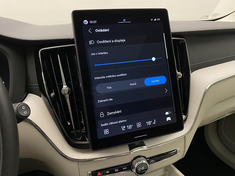 Volvo XC60 T8 AWD RECHARGE DARK ULTRA CZ - fotka 53 z 67