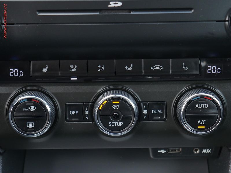 Škoda Octavia (2013) 2.0 TDi, ČR, Elegance, DSG - fotka 16 z 20