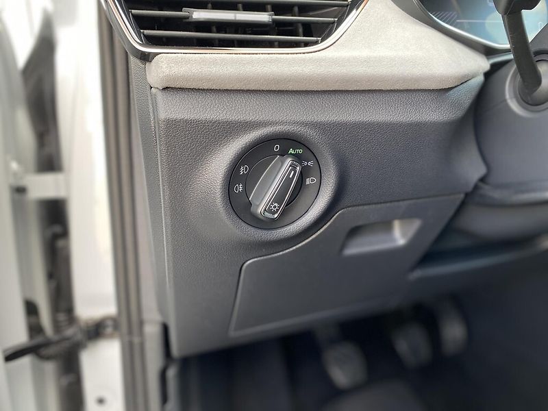 Škoda Scala 1,0 TSI 85 kW Selection - fotka 12 z 26