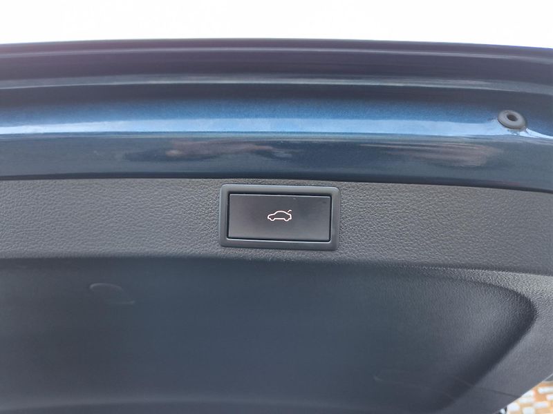 Škoda Octavia Combi Scout TDi 147kw DSG 4x4 - fotka 45 z 49