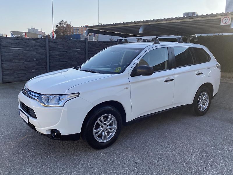 Mitsubishi Outlander (2014) 2,0i - Invite - 1 Majitel - fotka 27 z 42