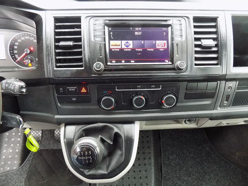 Volkswagen Transporter 2,0 TDI 110 KW DC 5 MÍST TEMP. - fotka 24 z 35